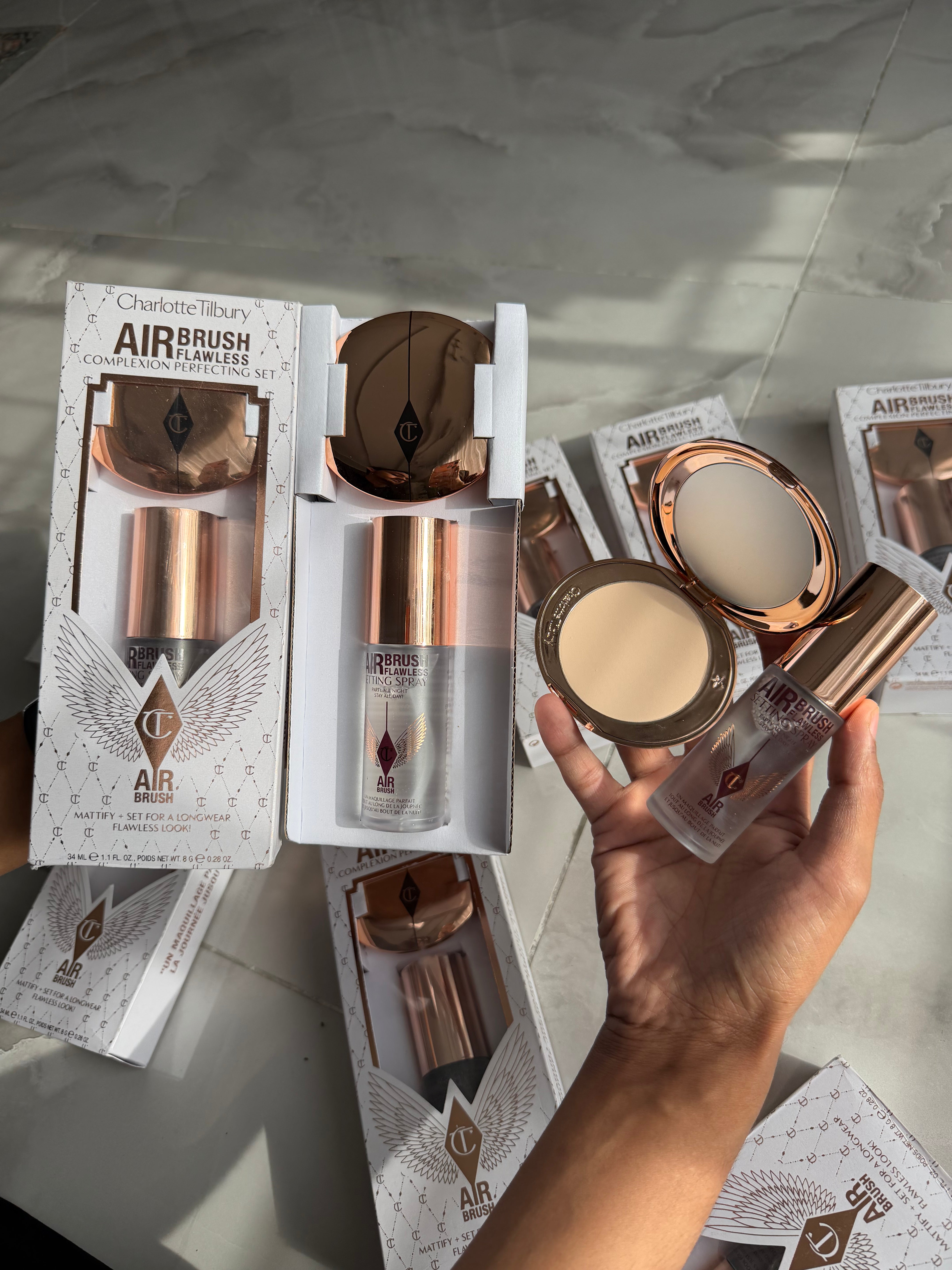 CHARLOTTE TILBURY Airbrush Brightening Flawless Finish Gift Set