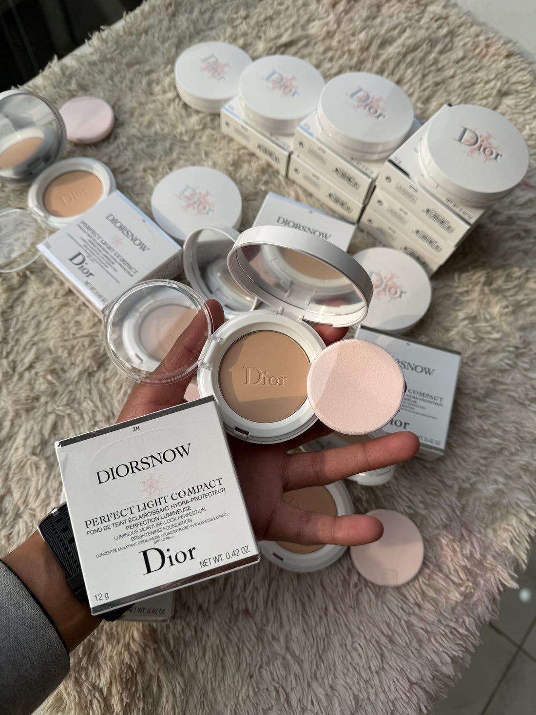 Diorsnow Compact Foundation Refill: Moisture-lock & Brightening