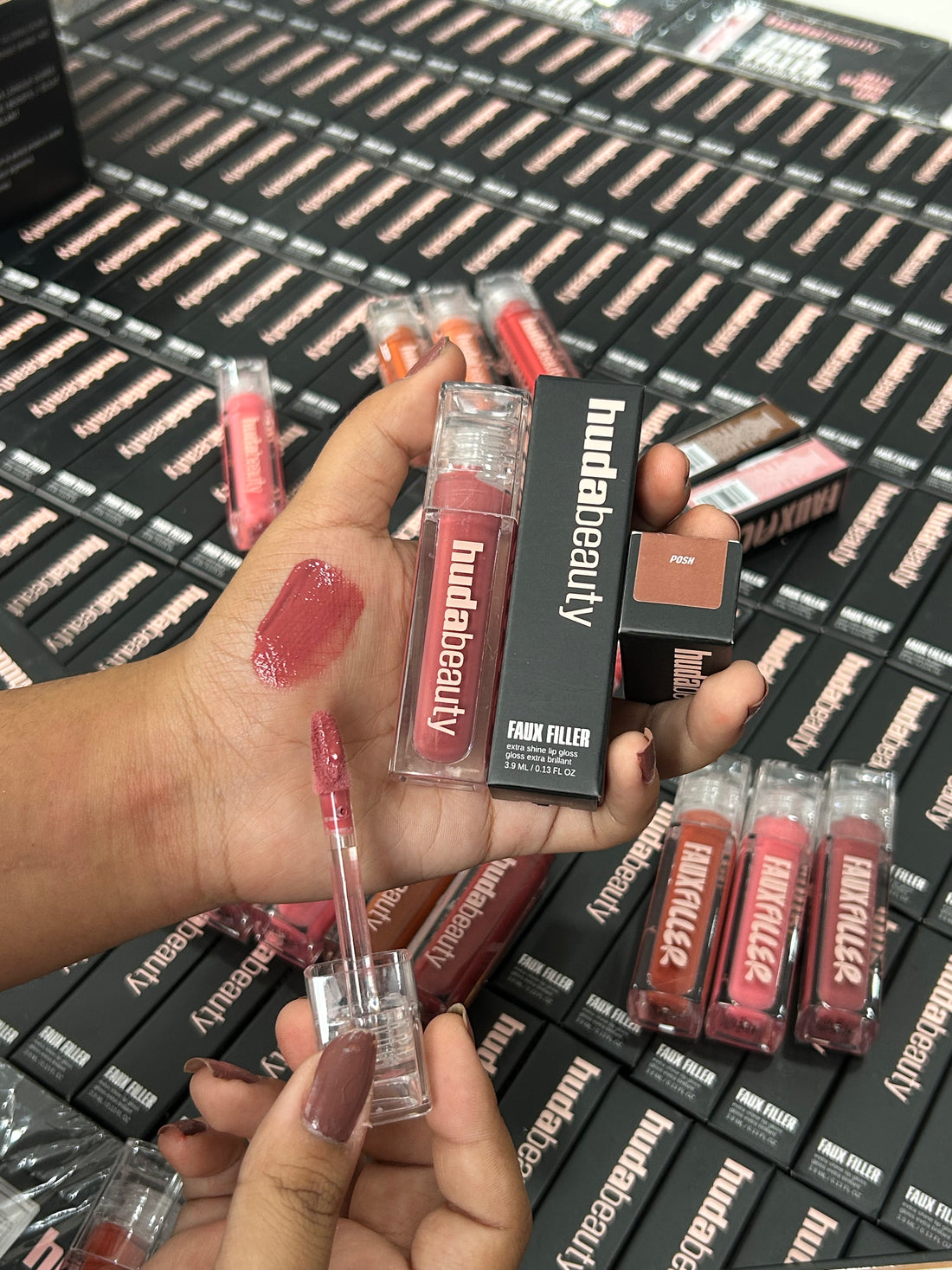 Huda Beauty Fauxfilter Extra Shine Lipgloss