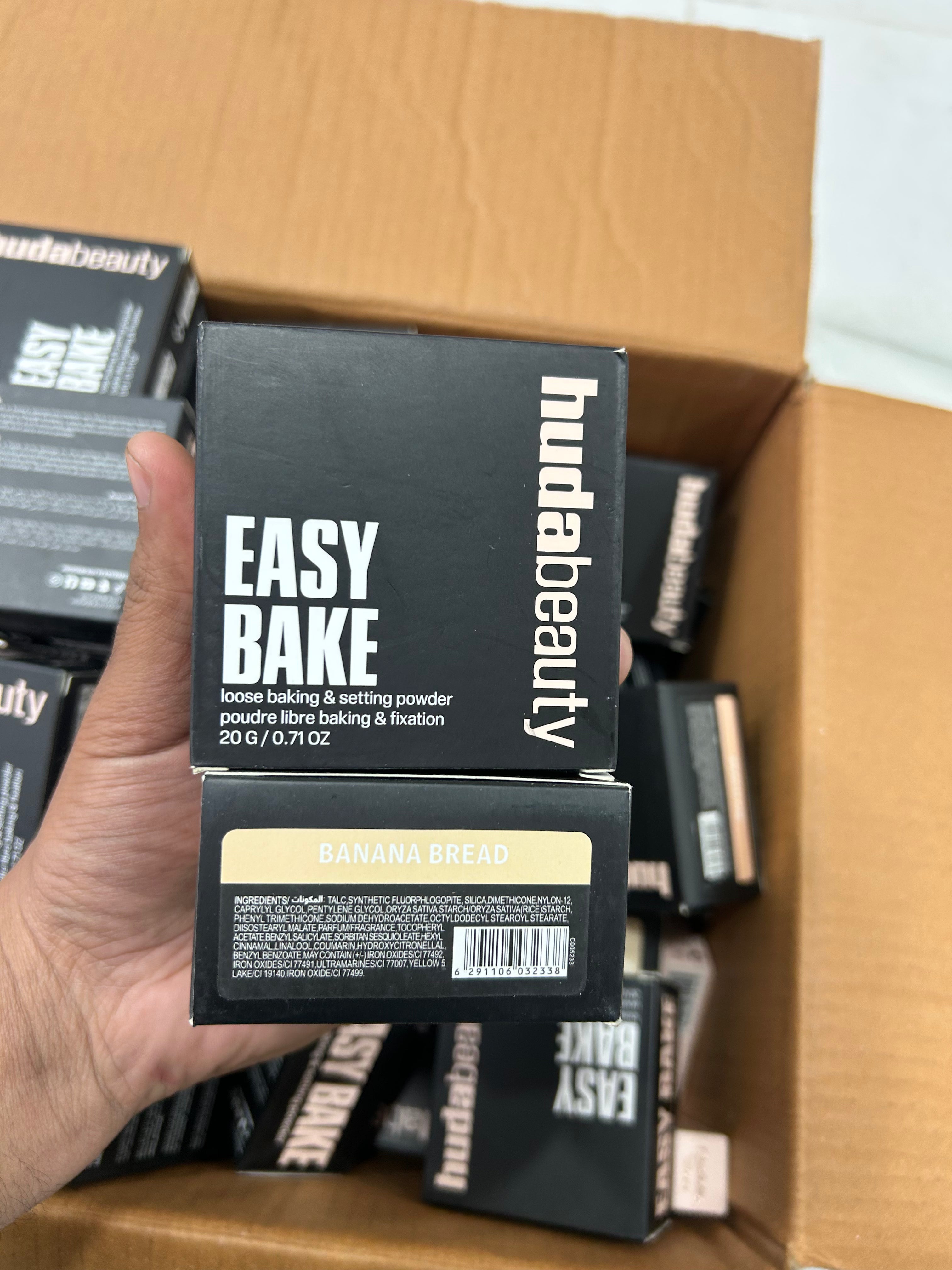 Huda Beauty Easy Bake Loose powder ( Banana Bread )