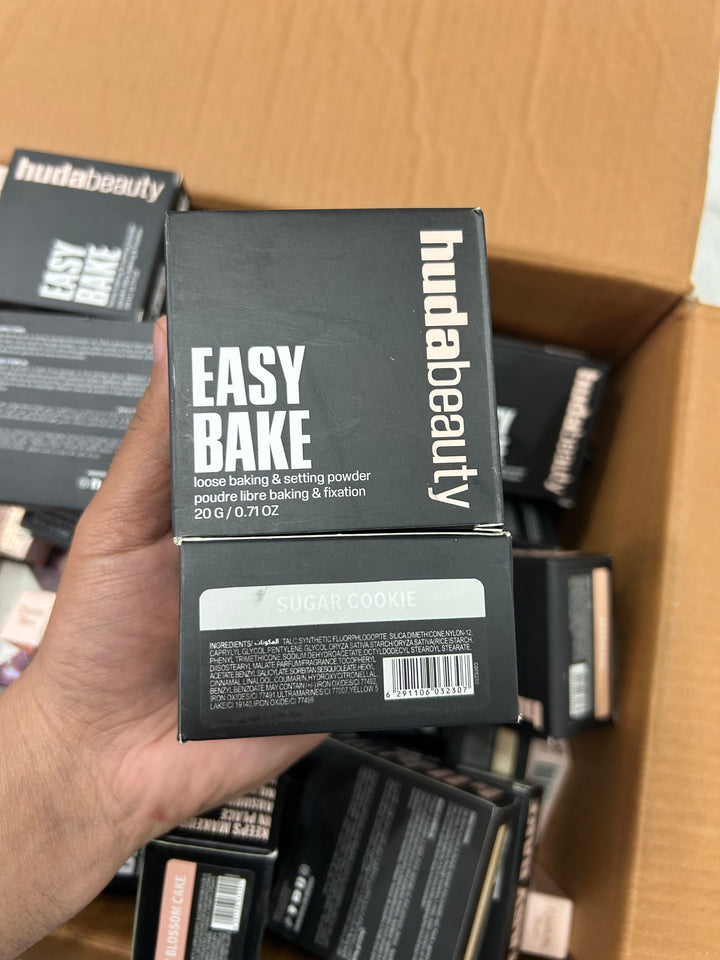 Huda Beauty. Easy Loose Powder( sugar cookie )