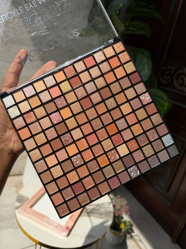 Mocallure delicate eye makeup palette