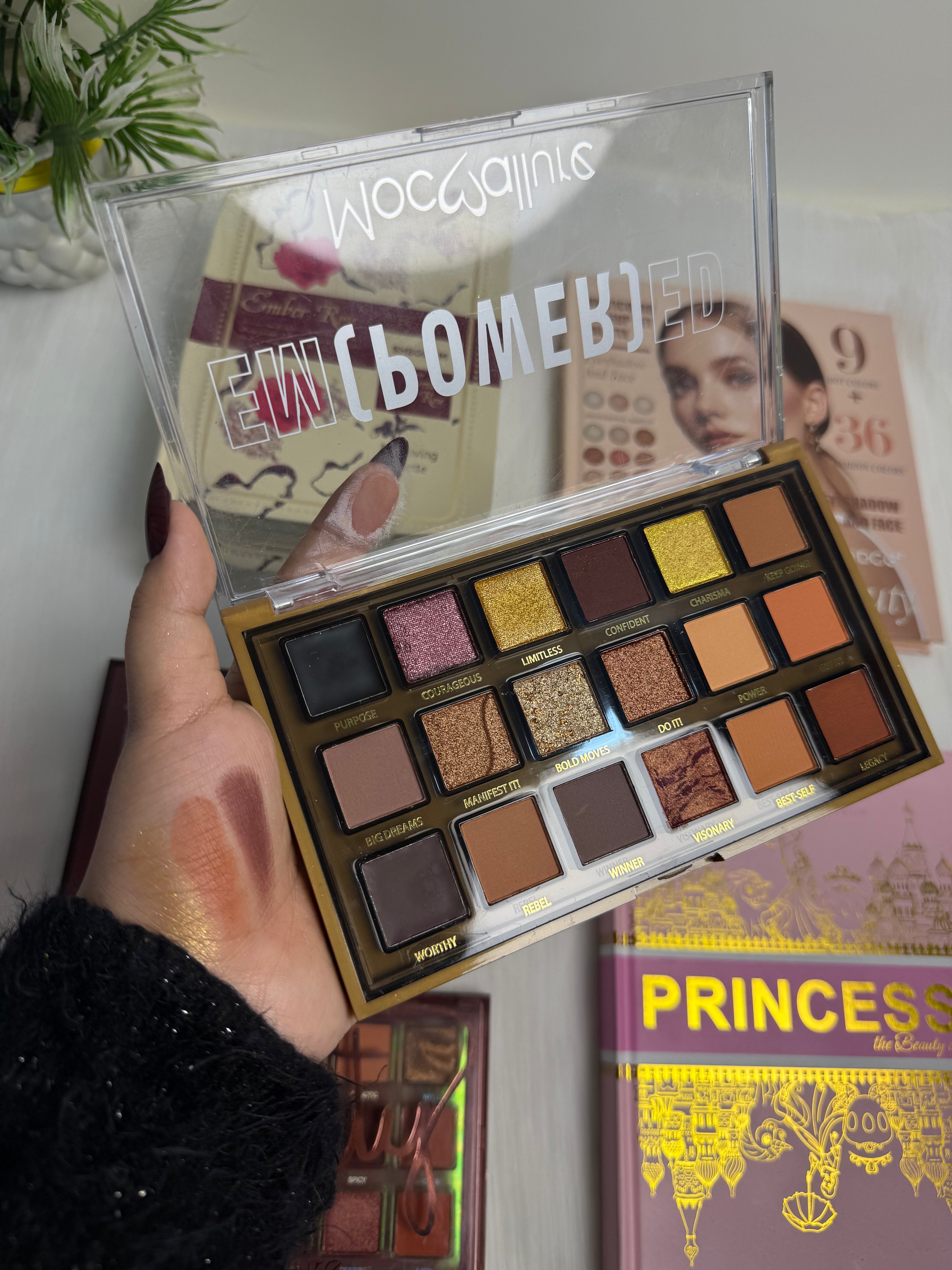 Mocallure Empower Eyeshadow Palette