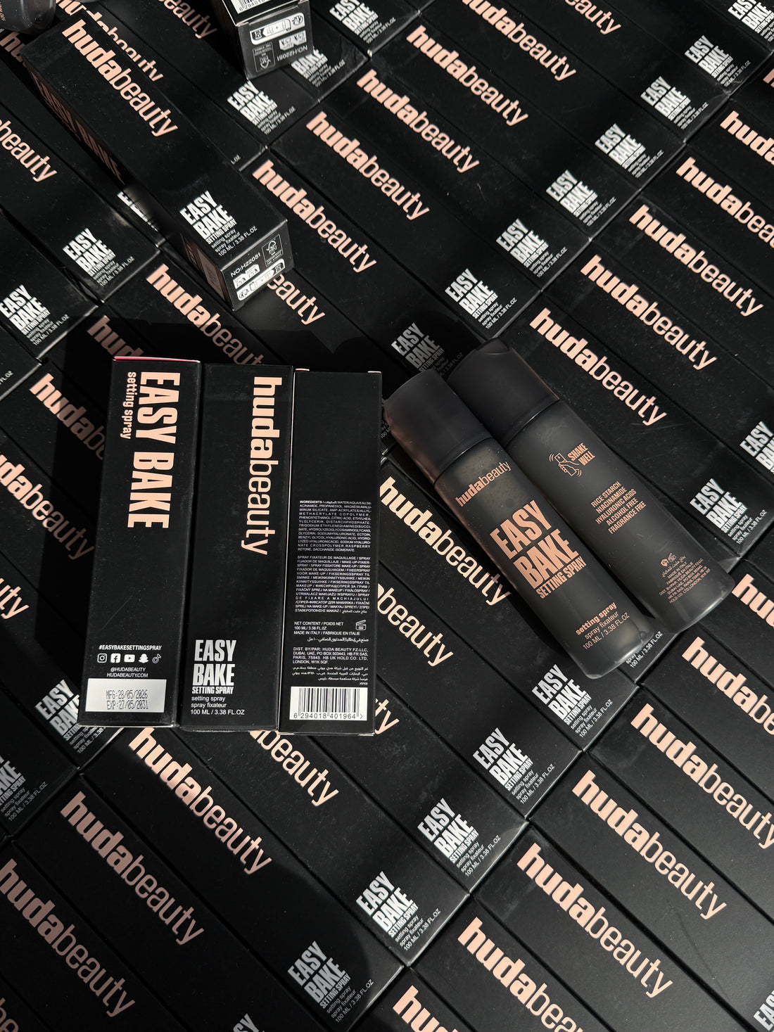 HUDA BEAUTY Easy Bake Blurring Setting Spray with 16-Hour Wear