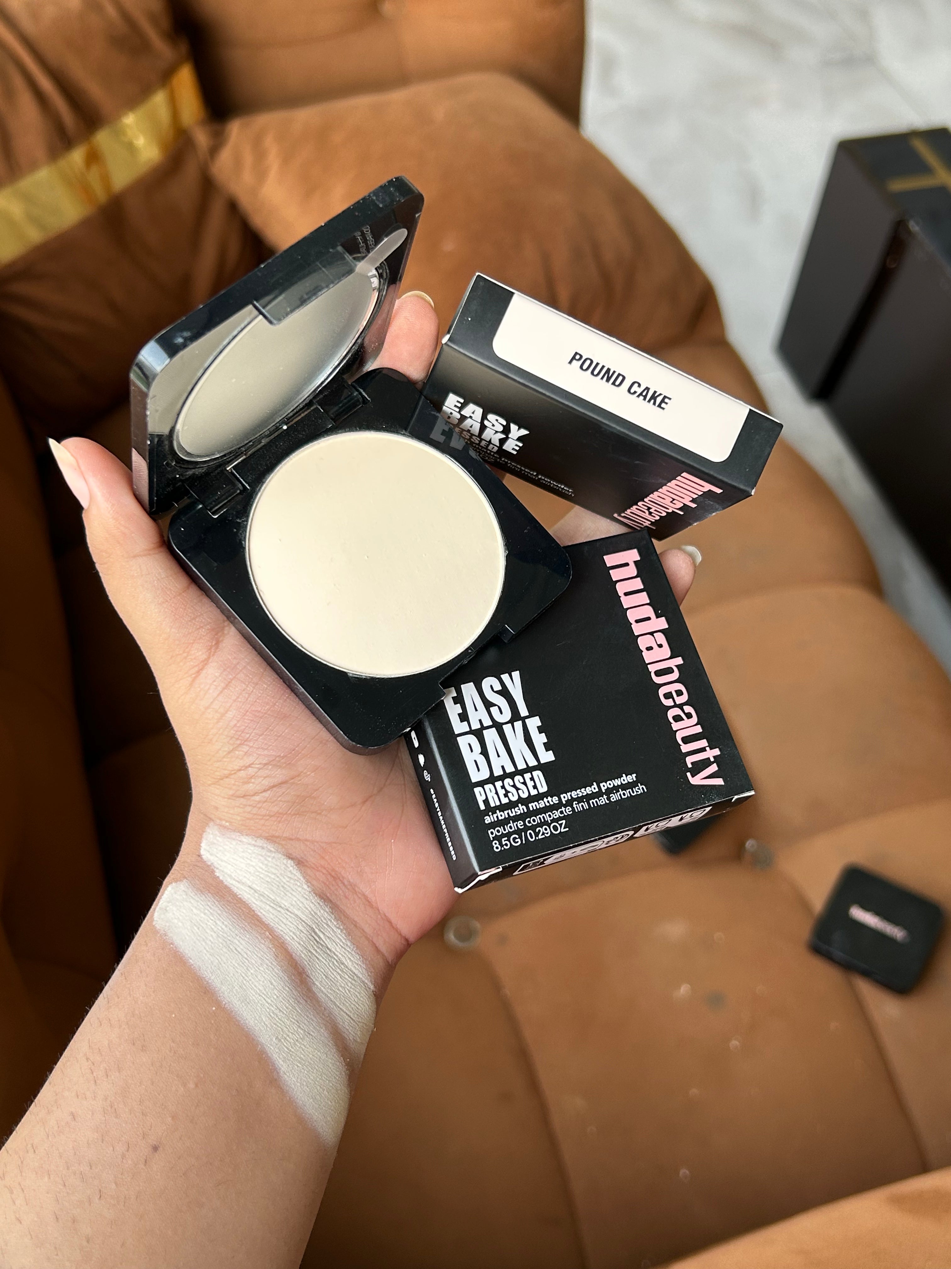 Easy Bake Pressed Powder – Huda Beauty