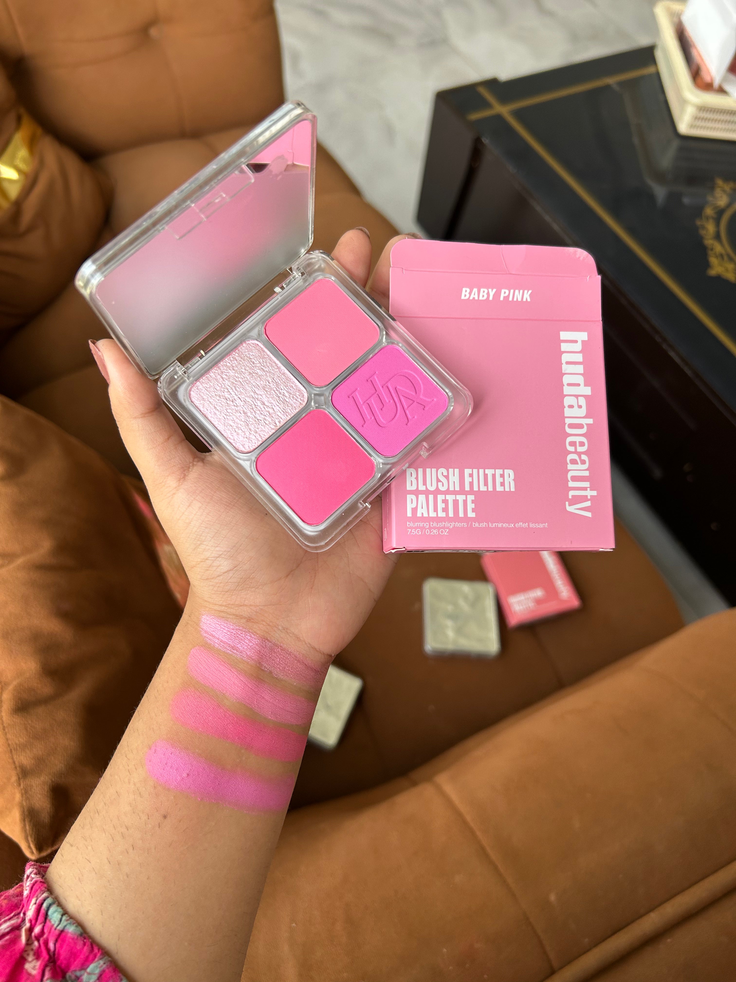 BLUSH FILTER BLURRING BLUSHLIGHTERS PALETTE - HUDA BEAUTY