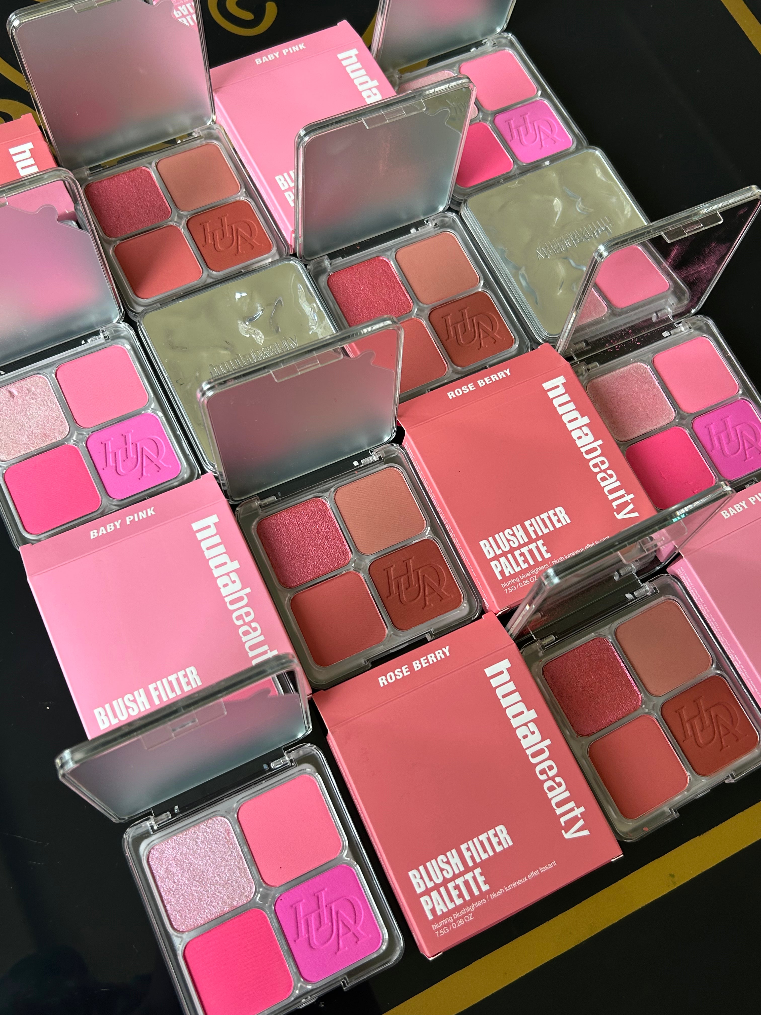 BLUSH FILTER BLURRING BLUSHLIGHTERS PALETTE - HUDA BEAUTY