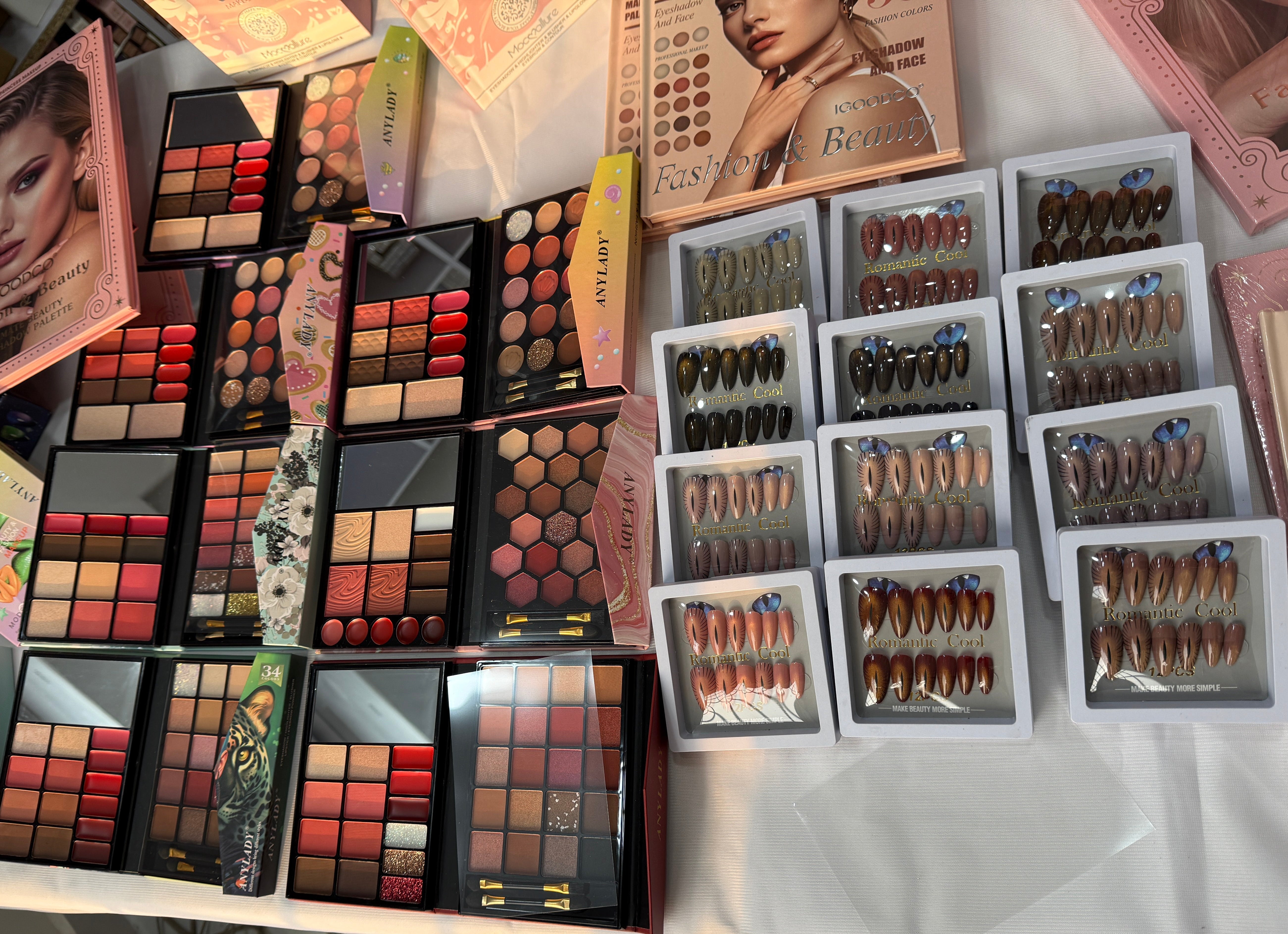 Anylady Makeup Palette + Nails set gift