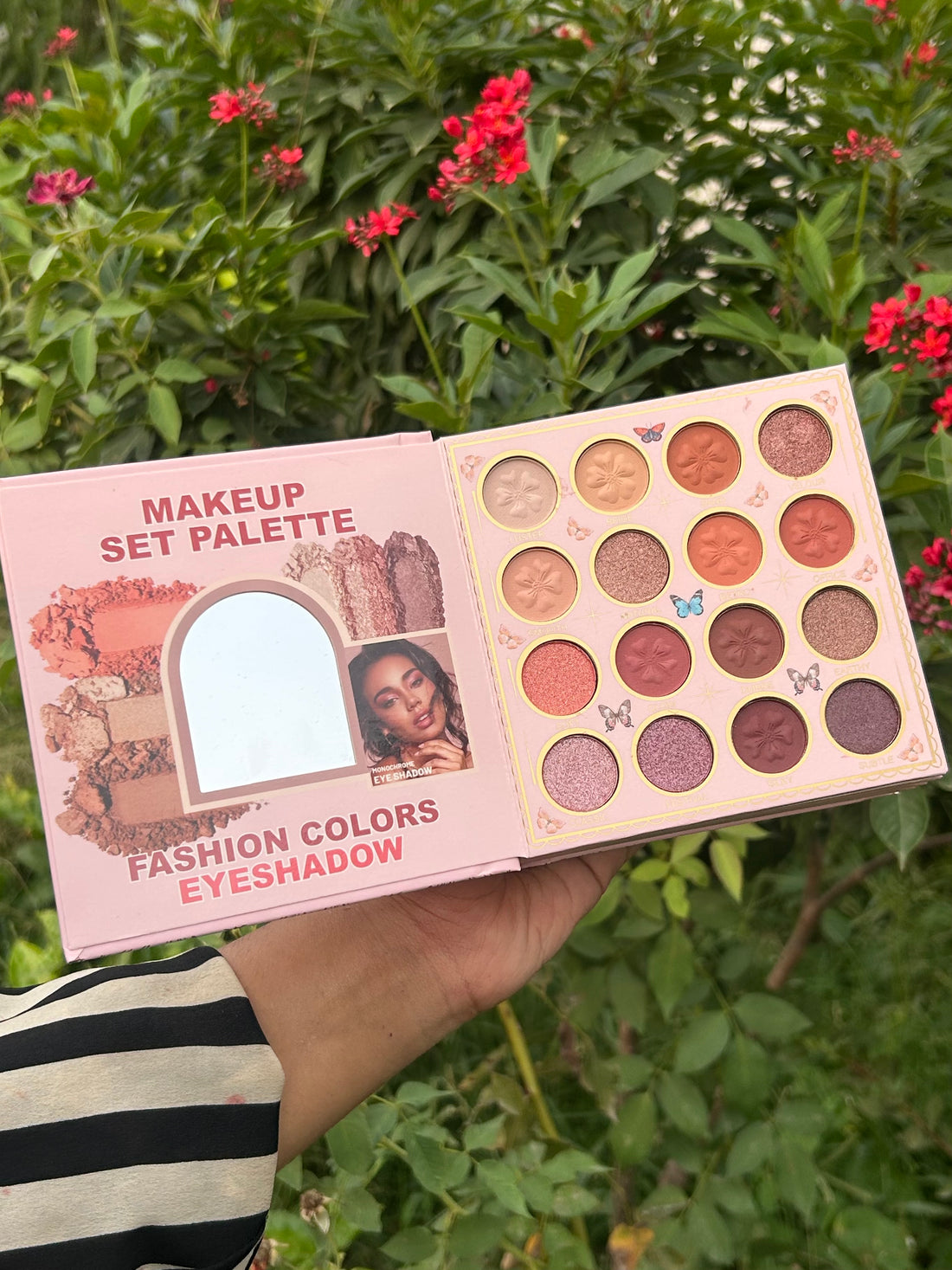 IGOODCO charming makeup set ( 7 pages )