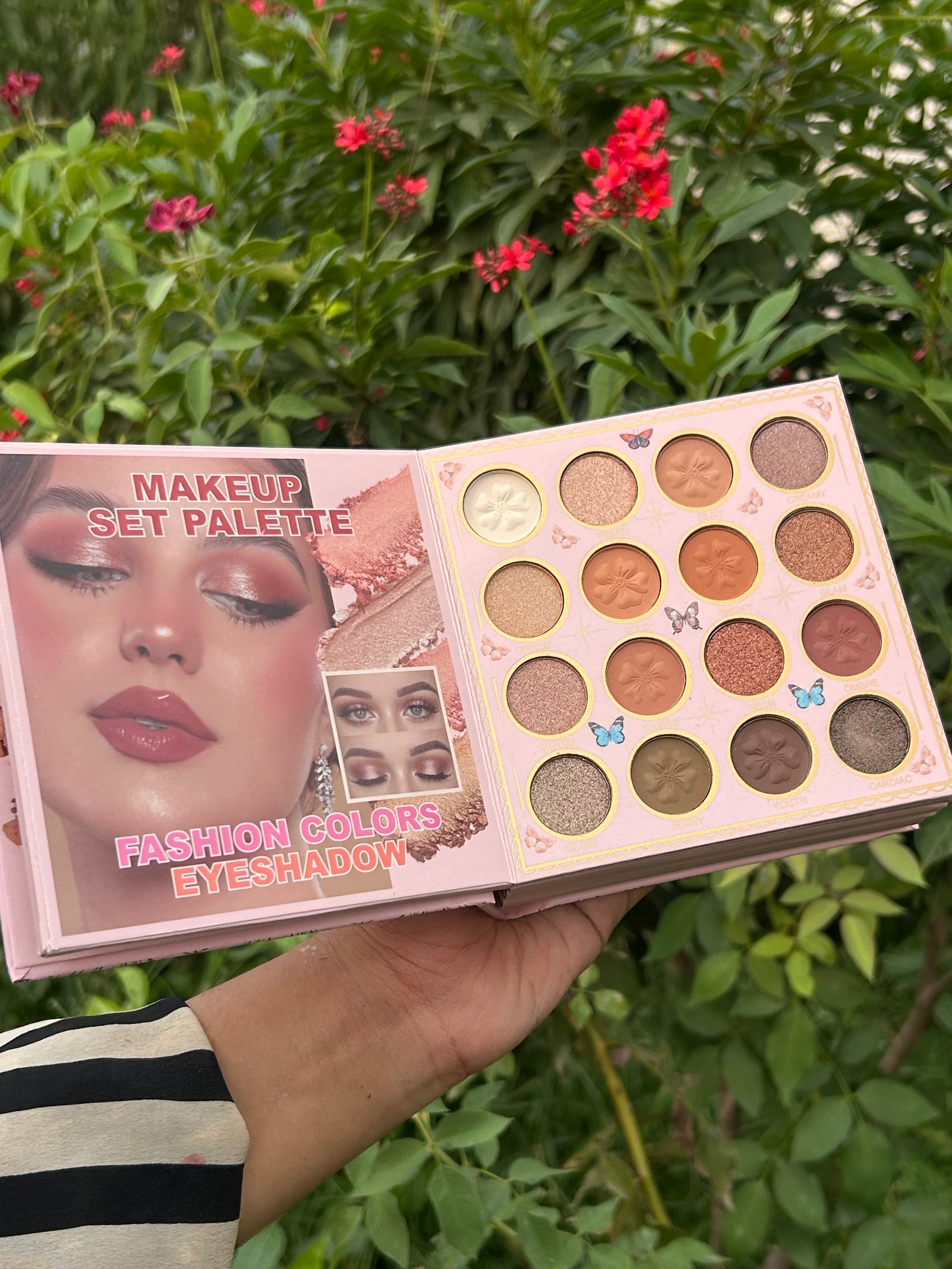IGOODCO charming makeup set ( 7 pages )