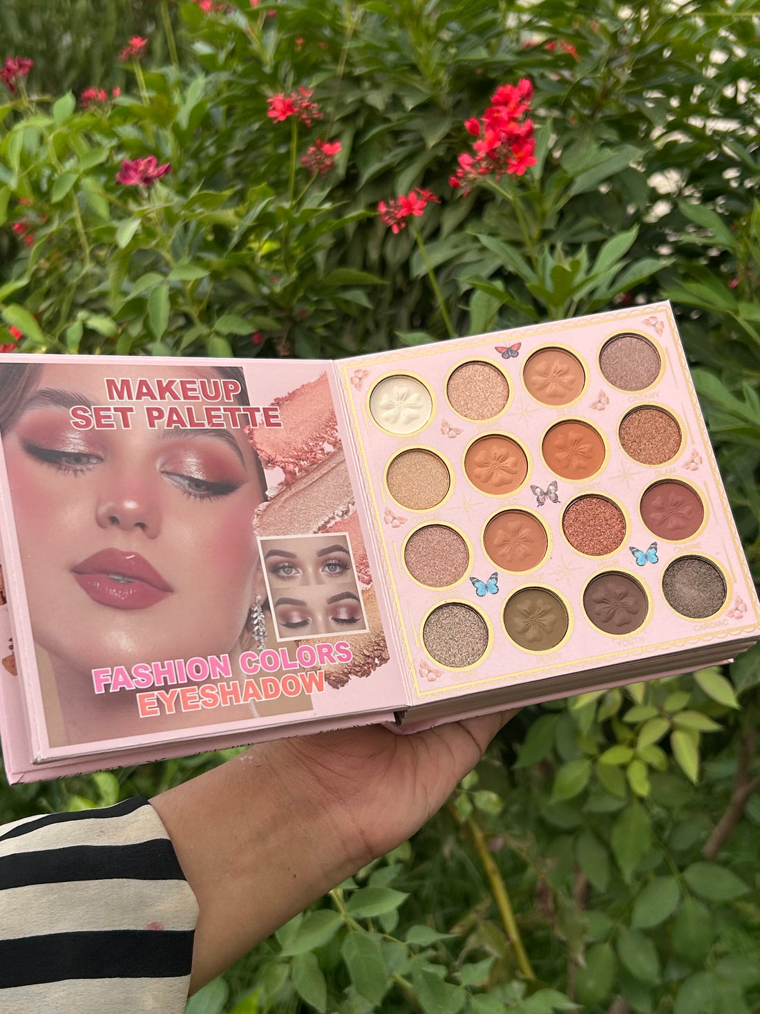 IGOODCO charming makeup set ( 7 pages )
