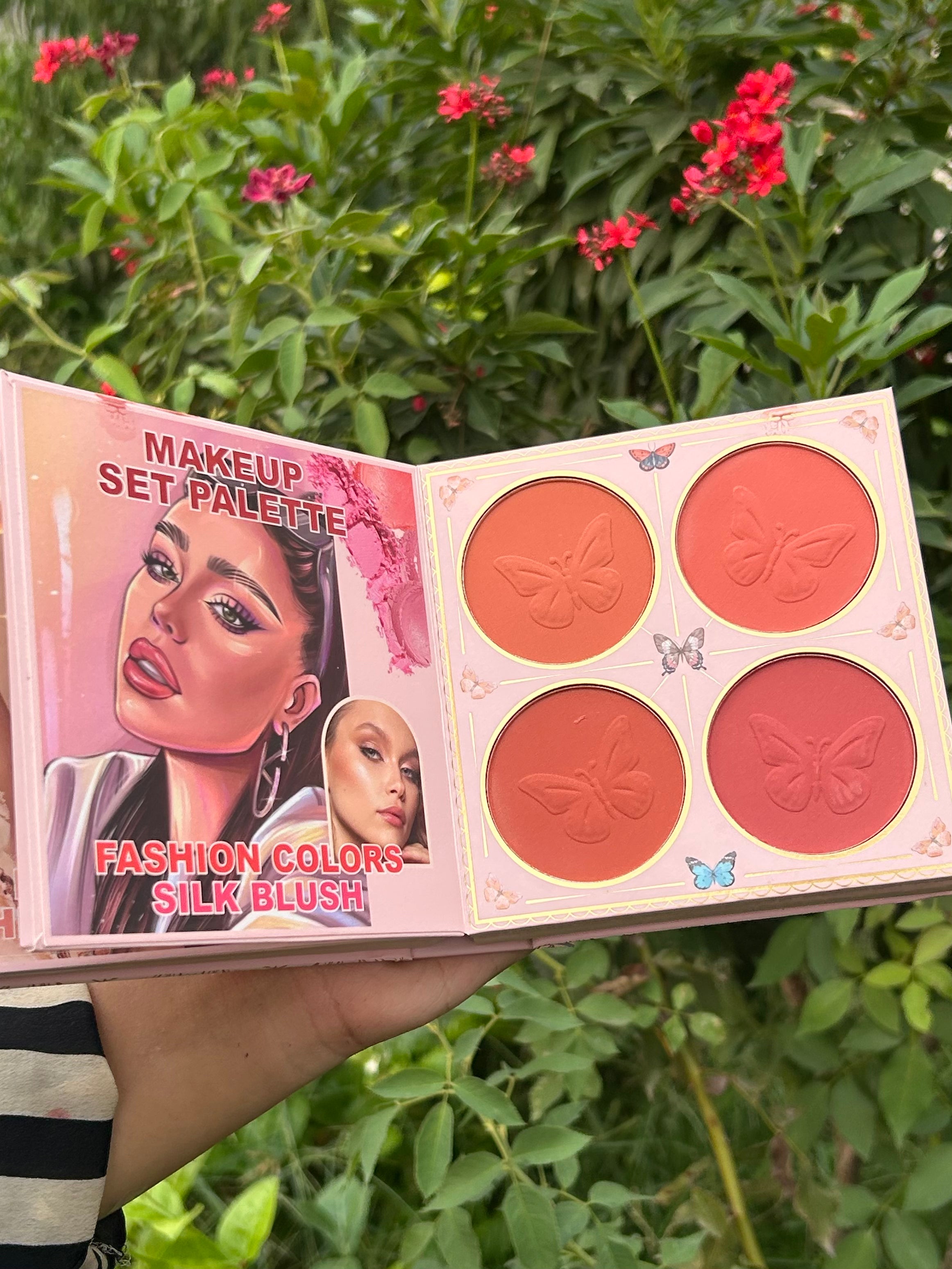 IGOODCO charming makeup set ( 7 pages )