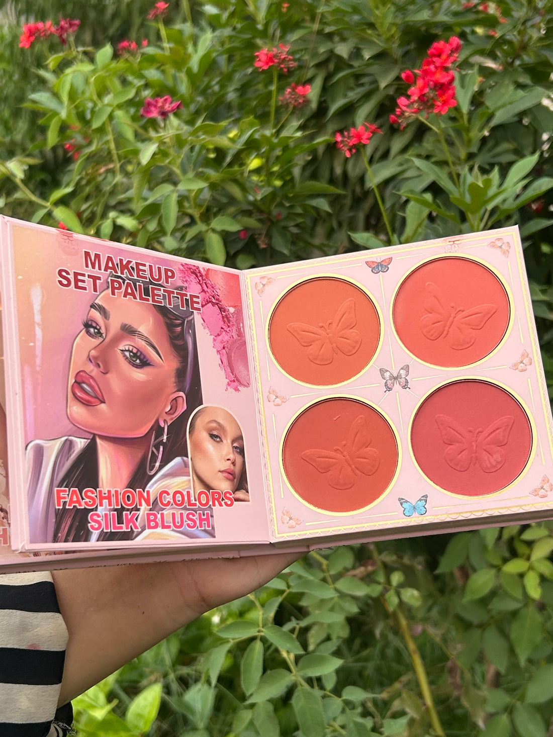 IGOODCO charming makeup set ( 7 pages )