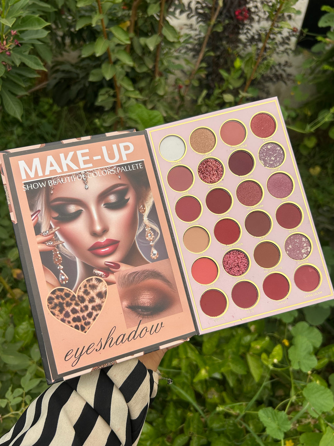 Mocallure 6-in-1 palette notebook