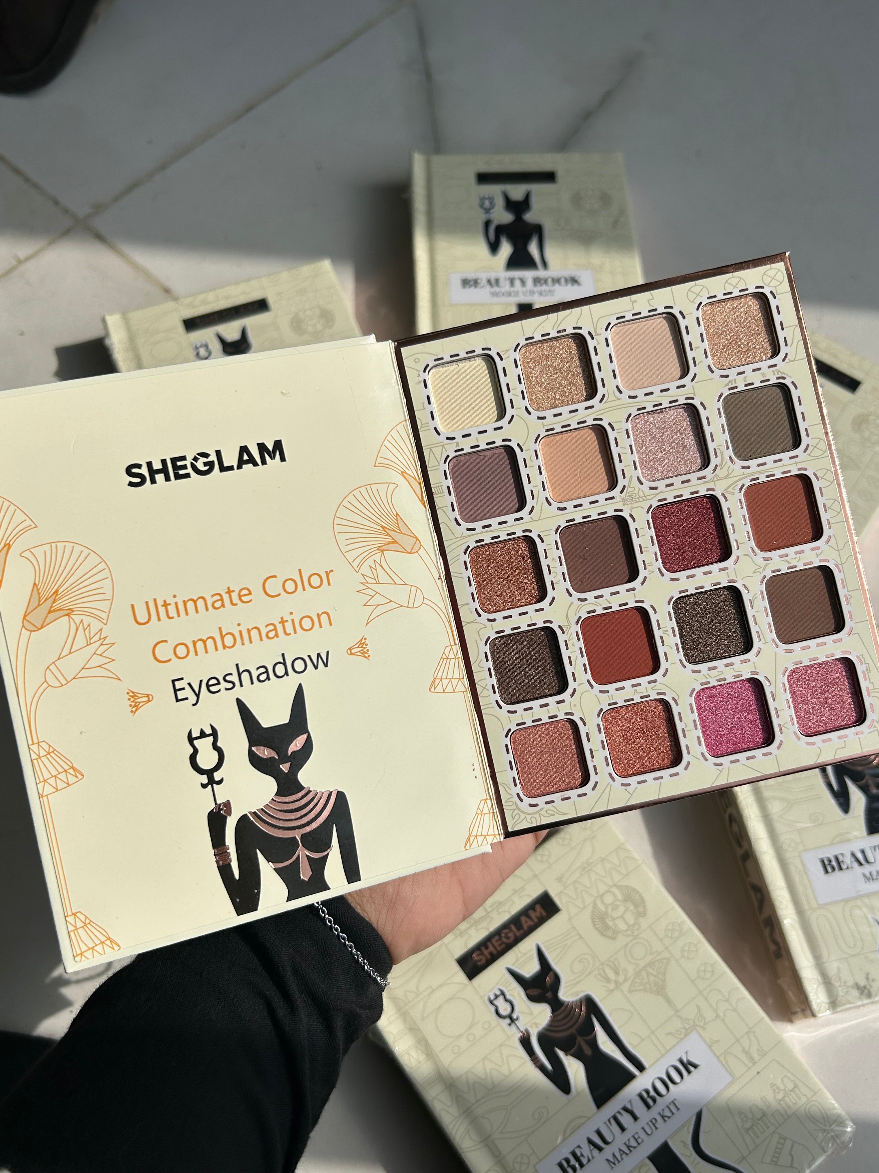 SHEGLAM MINI MAKEUP PALETTE BOOK (4 PAGES )