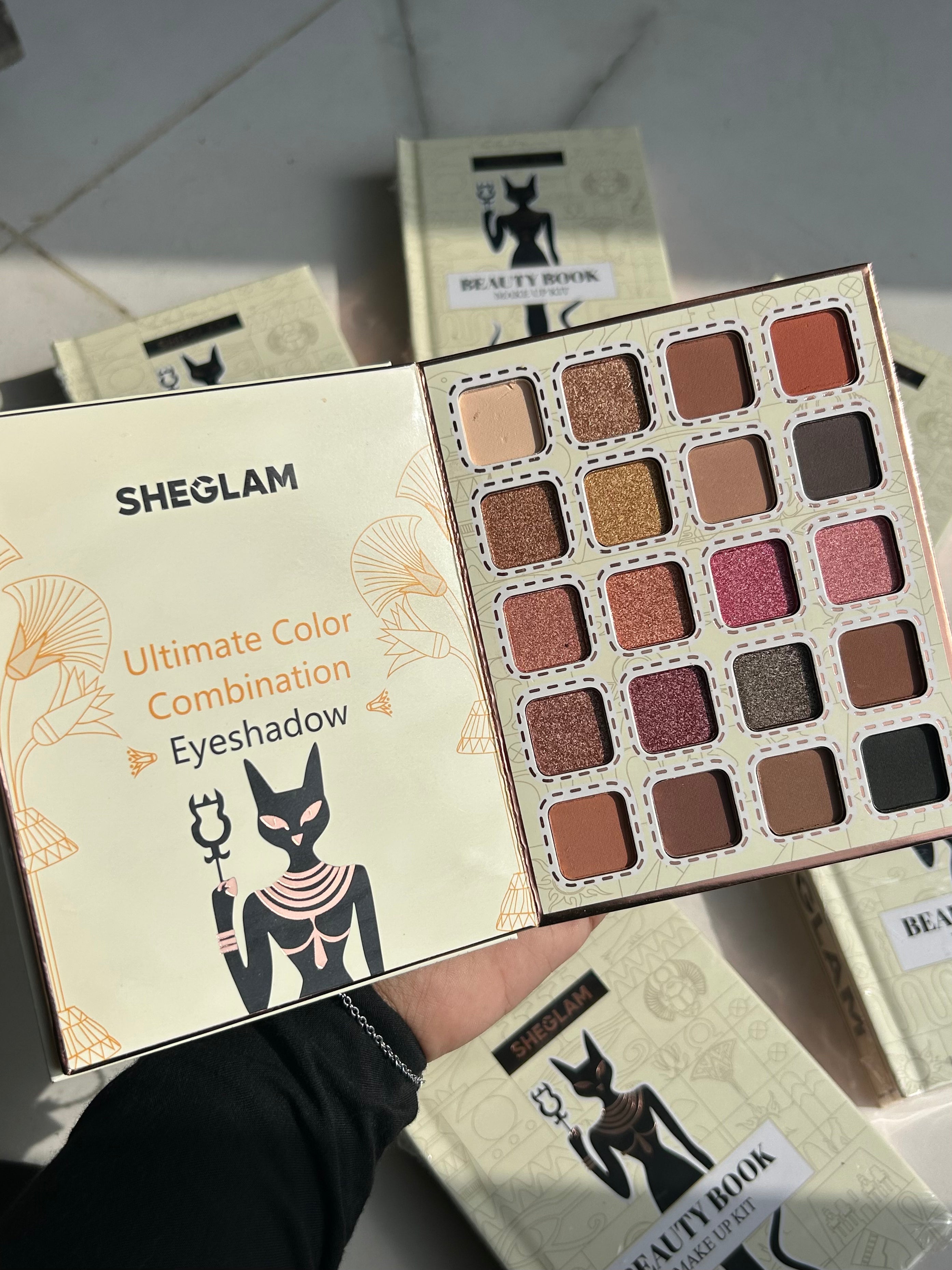 SHEGLAM MINI MAKEUP PALETTE BOOK (4 PAGES )