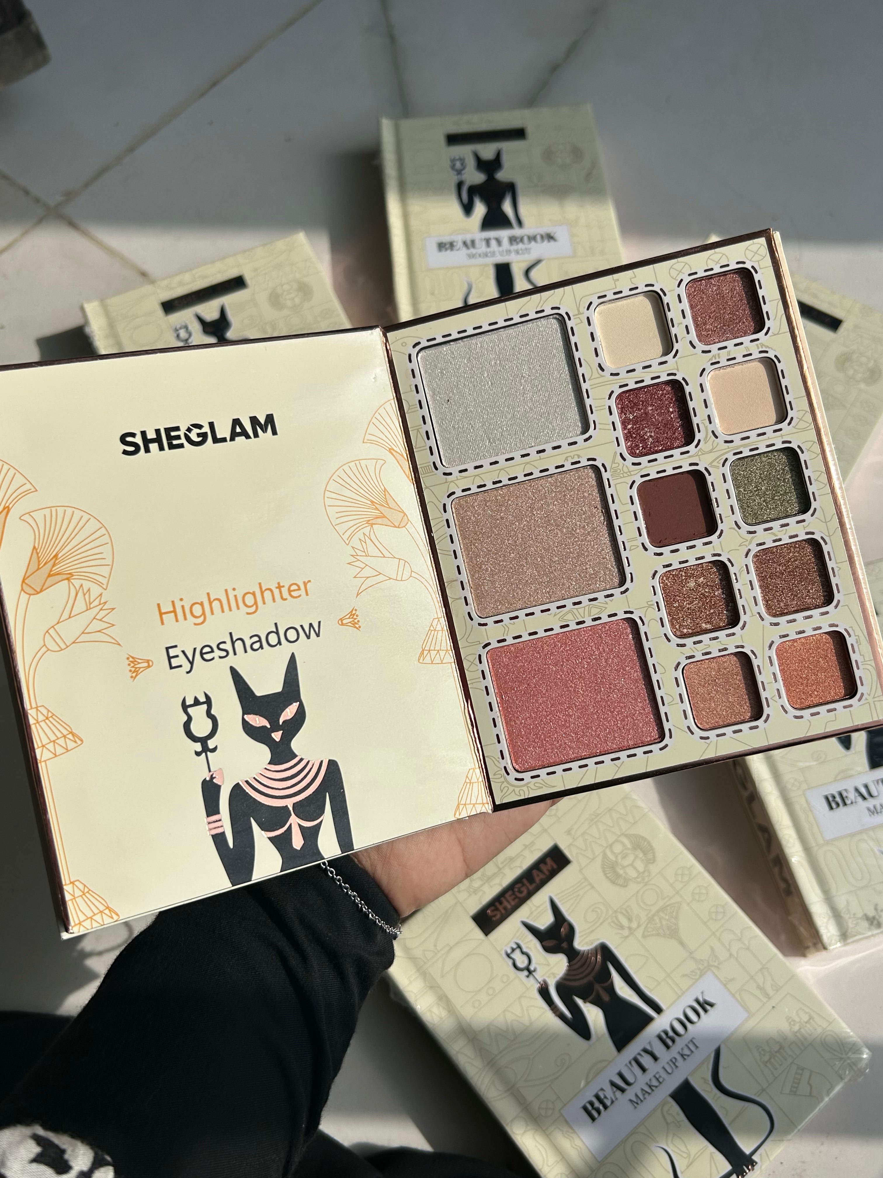 SHEGLAM MINI MAKEUP PALETTE BOOK (4 PAGES )