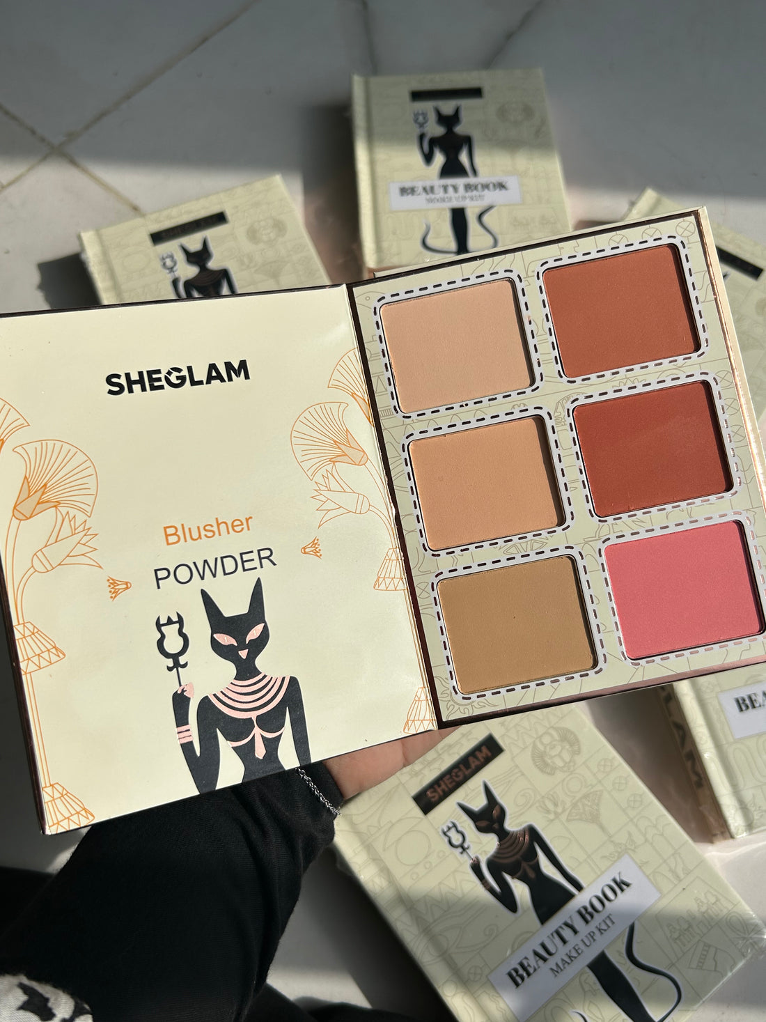SHEGLAM MINI MAKEUP PALETTE BOOK (4 PAGES )