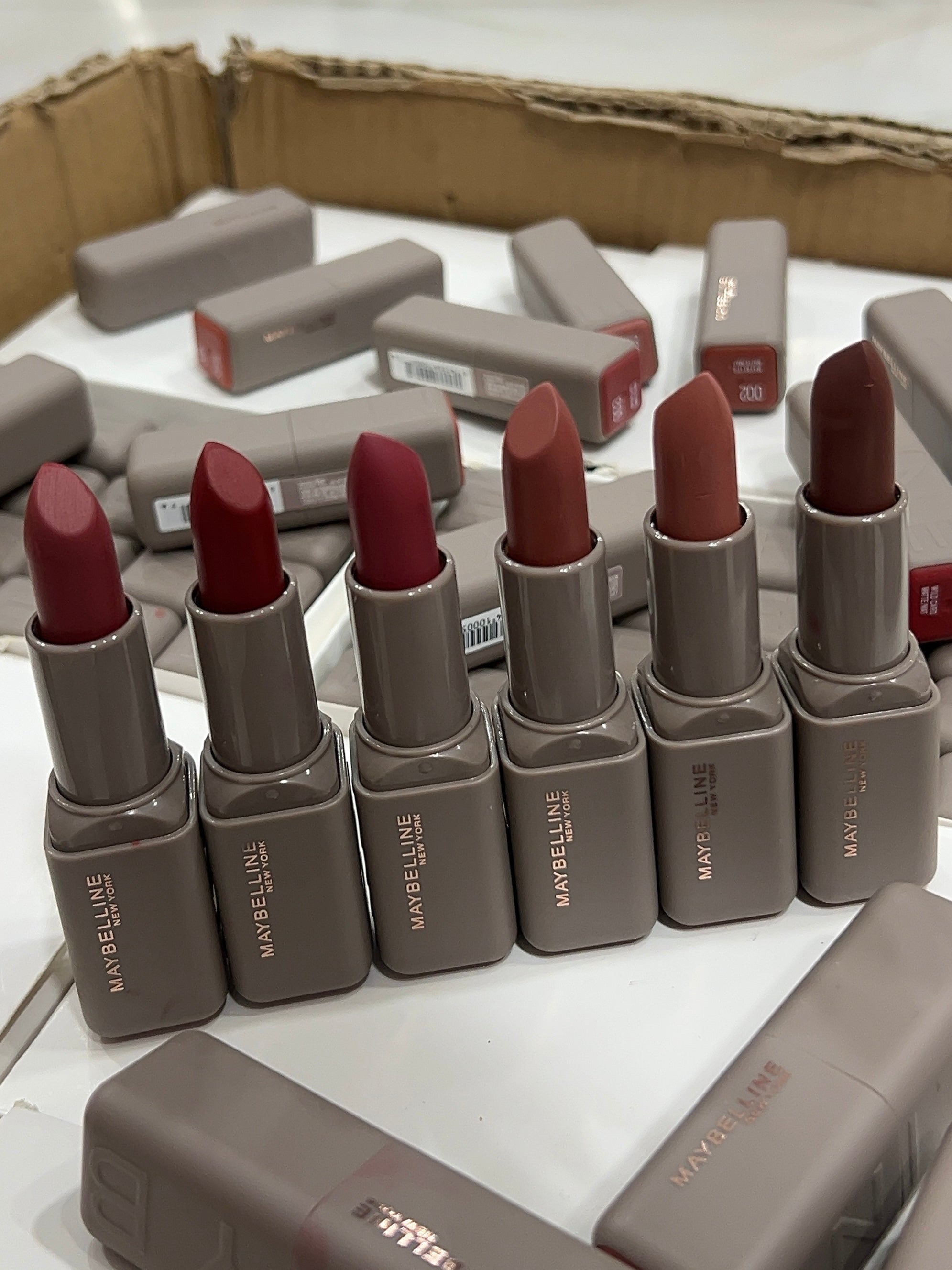 Maybelline Moisturizing Serum Lipstic MATTE