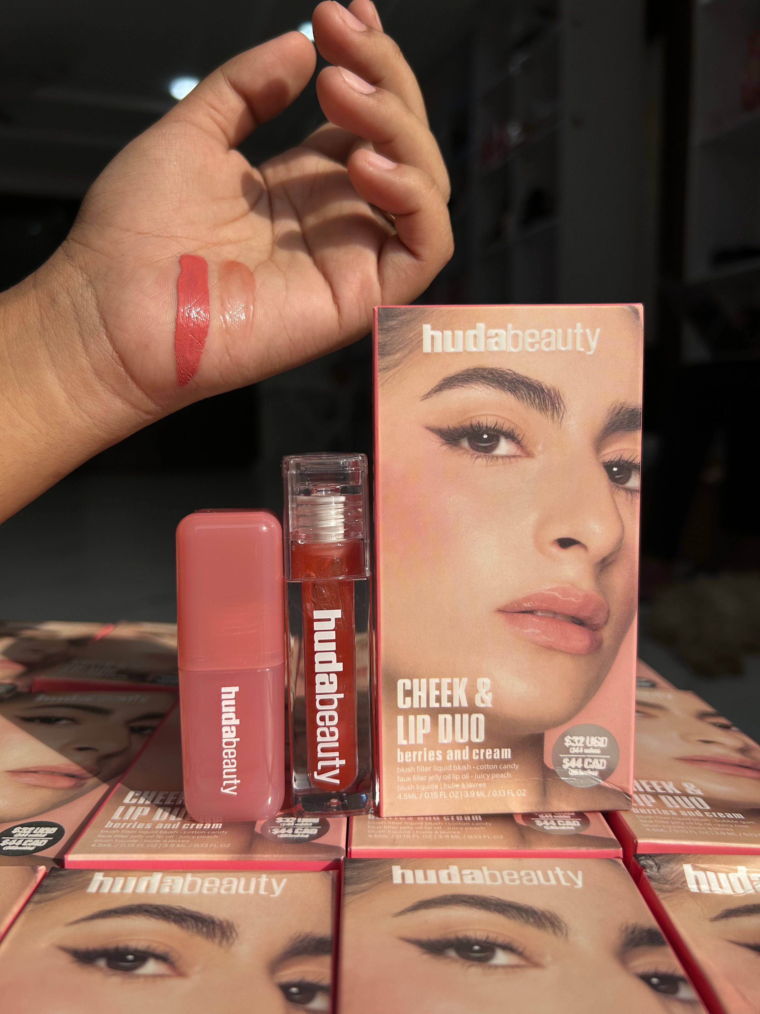 HUDA BEAUTY CHEEK & LIP DUO BERRIES AND CREAM