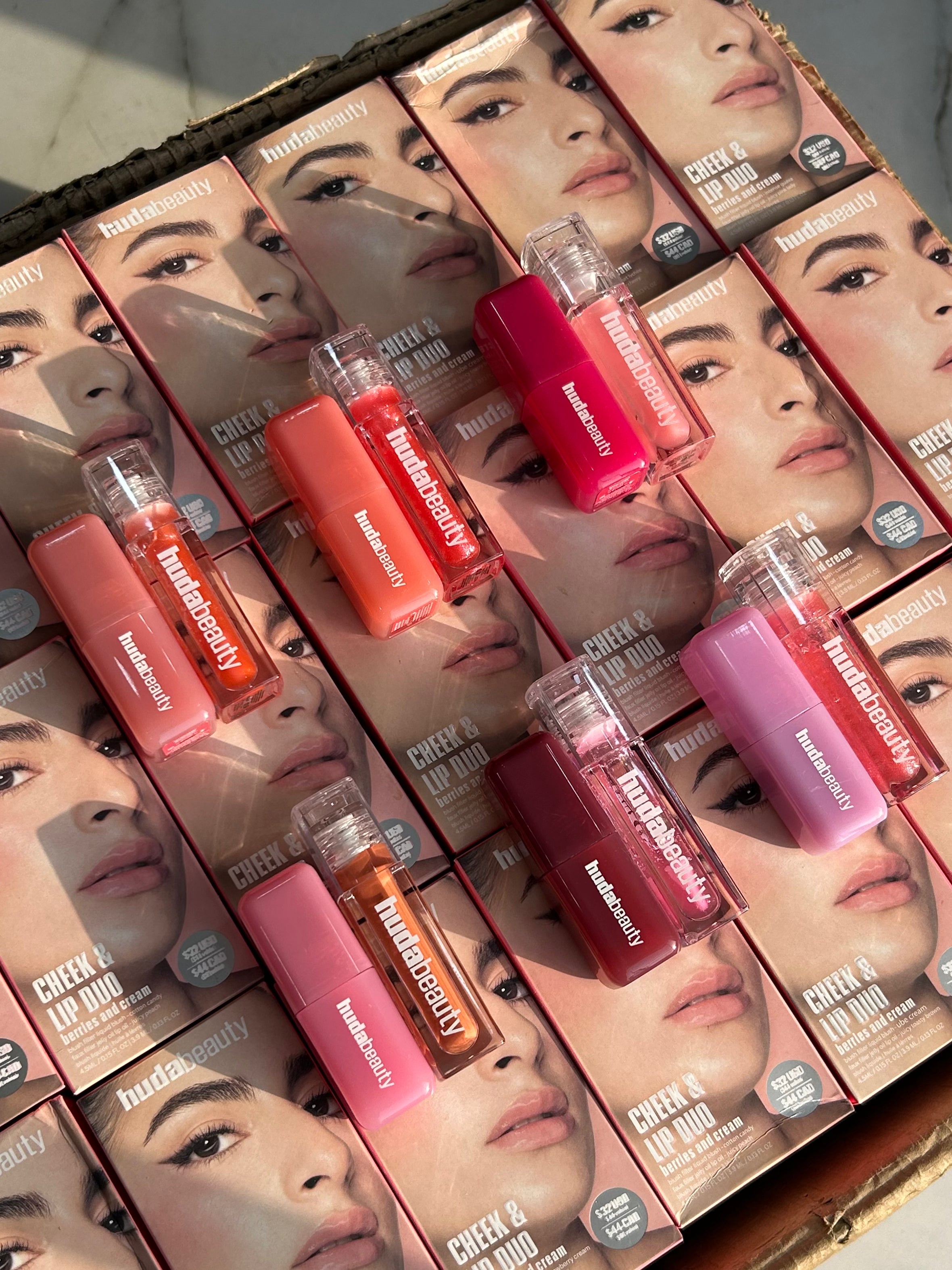 HUDA BEAUTY CHEEK & LIP DUO BERRIES AND CREAM