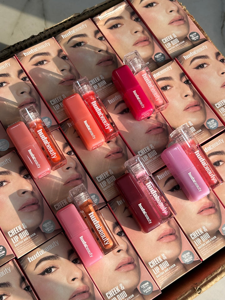 HUDA BEAUTY CHEEK & LIP DUO BERRIES AND CREAM