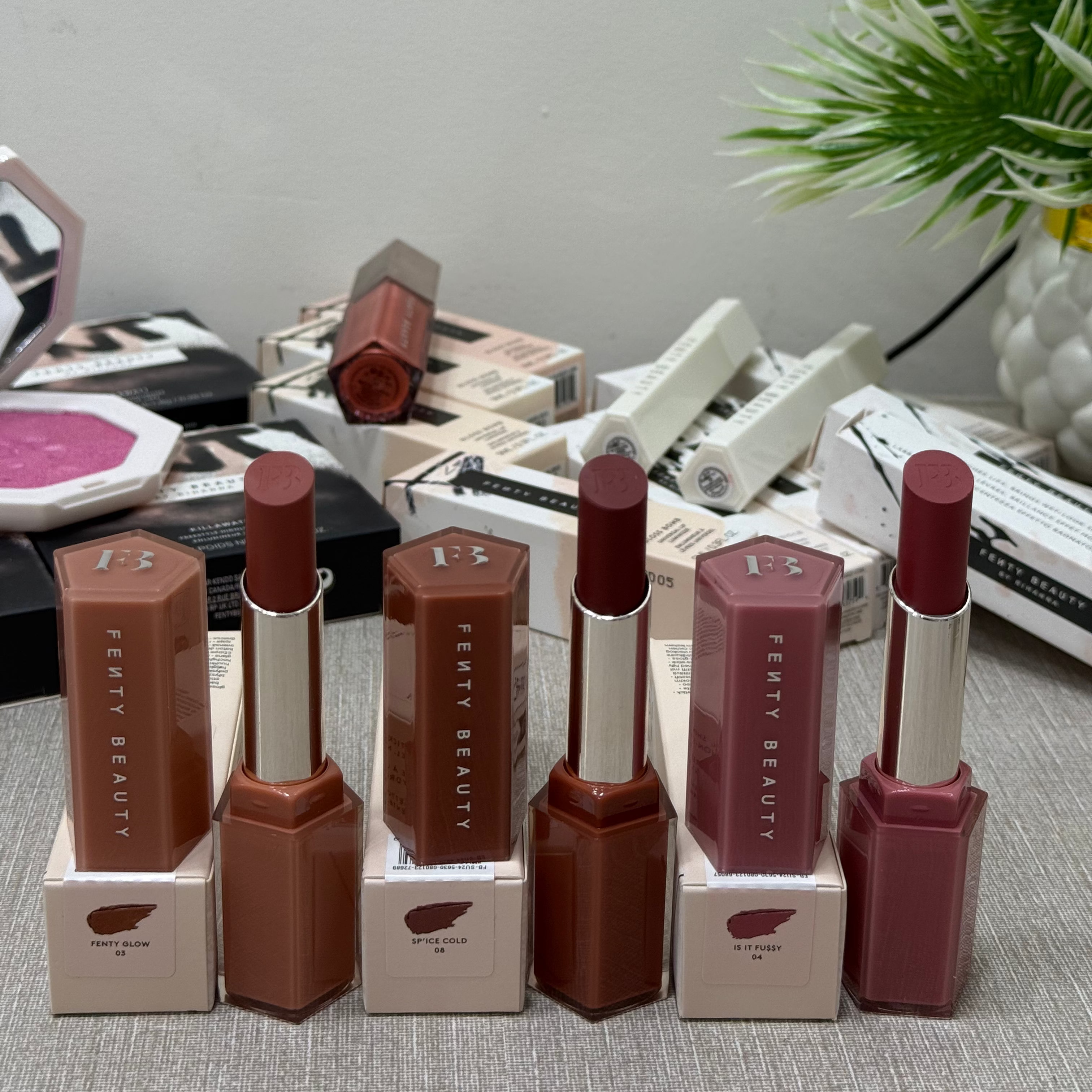 FENTY BEAUTY GLOSS BOMB LIPSTICK