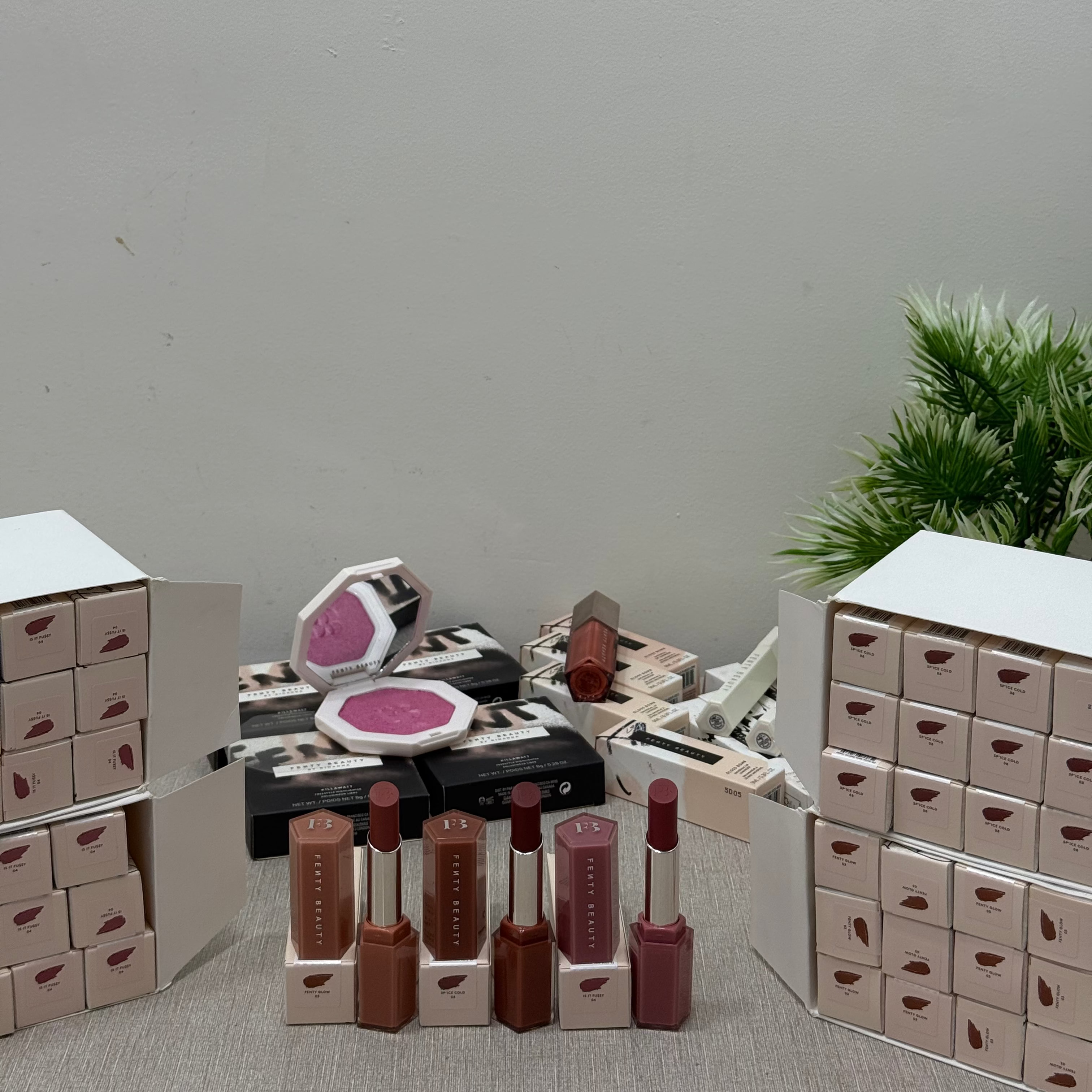 FENTY BEAUTY GLOSS BOMB LIPSTICK