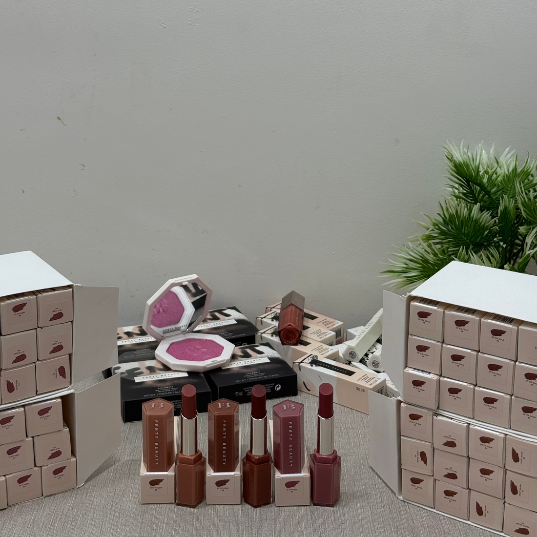 FENTY BEAUTY GLOSS BOMB LIPSTICK