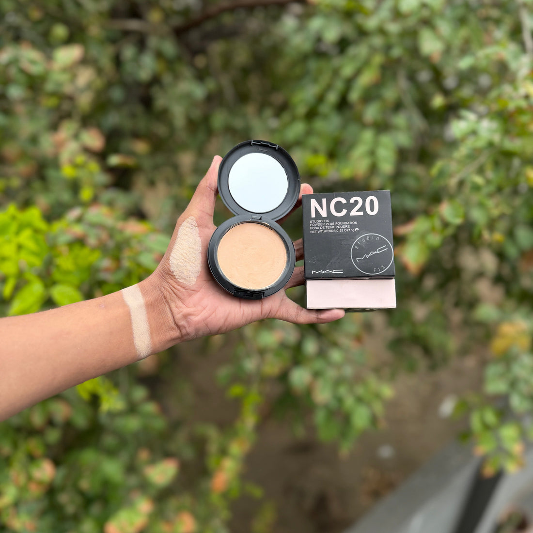 Mac Studio fix powder plus foundation (new pakaging of MAC )