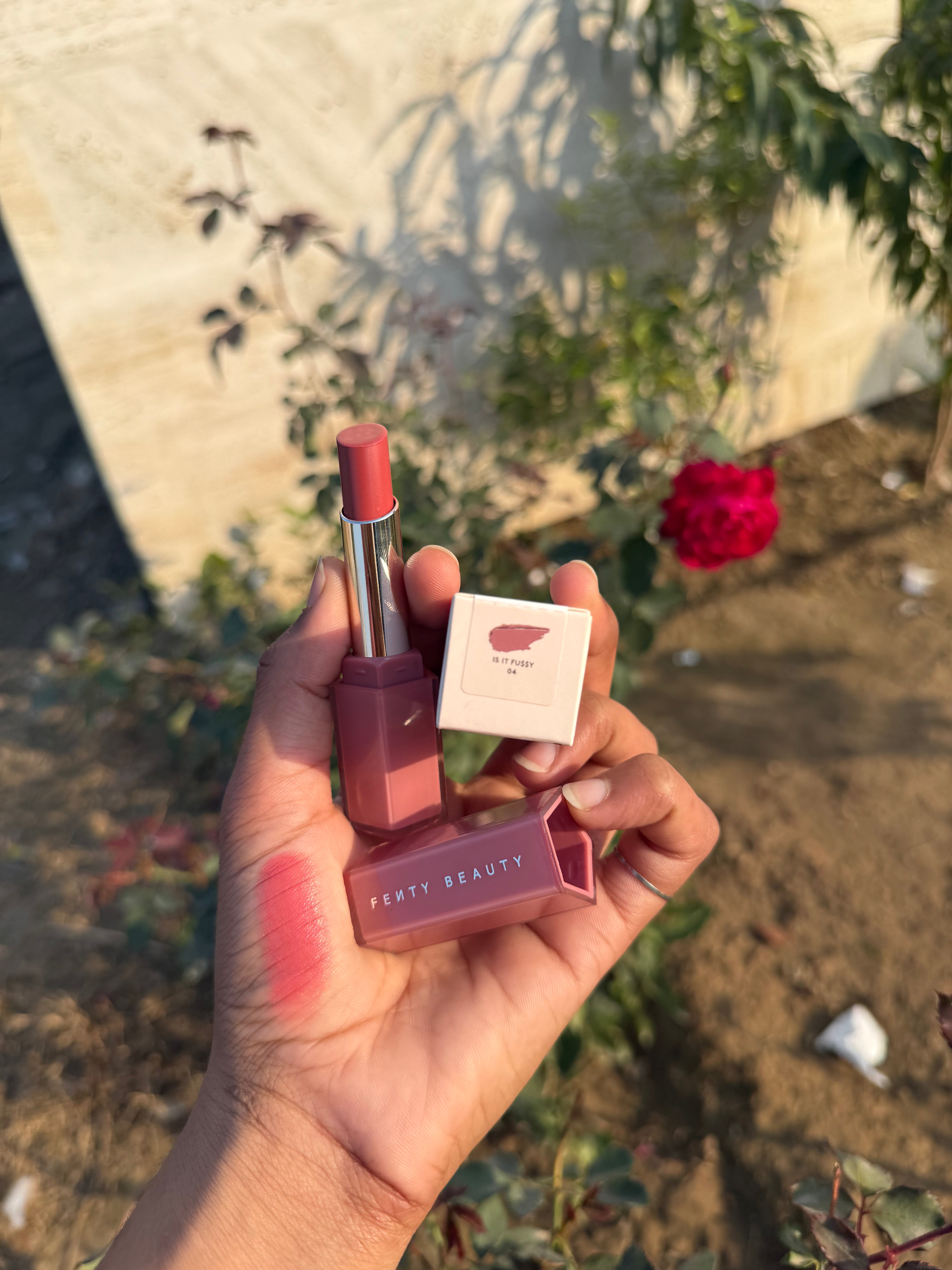 FENTY BEAUTY GLOSS BOMB LIPSTICK